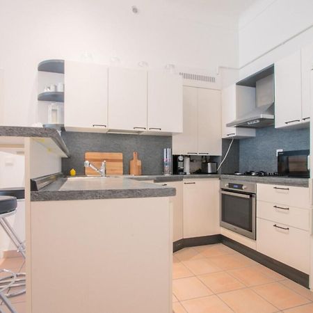 Spacious 2-Bedroom In The Centre Of Menton Exteriör bild