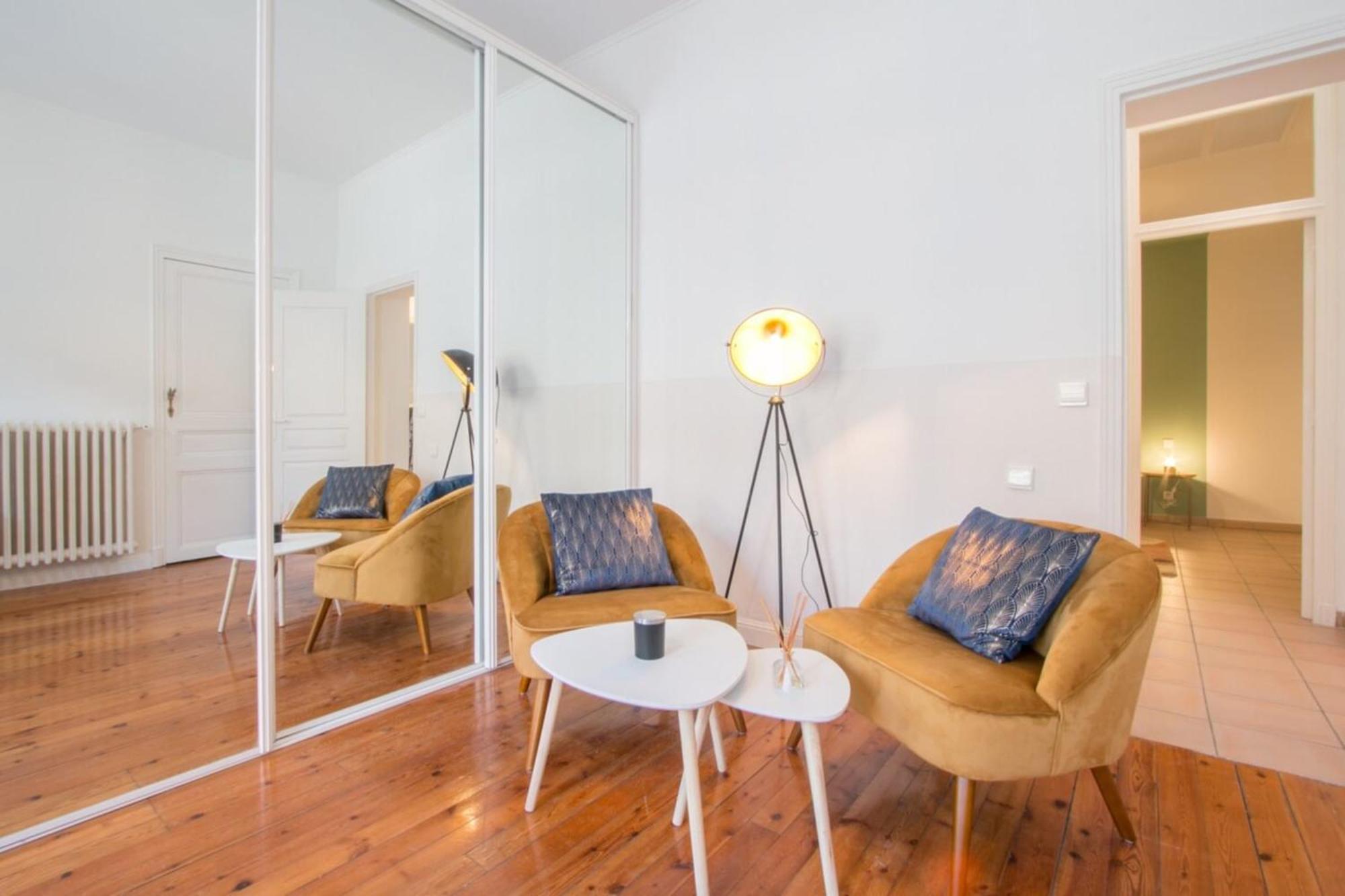 Spacious 2-Bedroom In The Centre Of Menton Exteriör bild