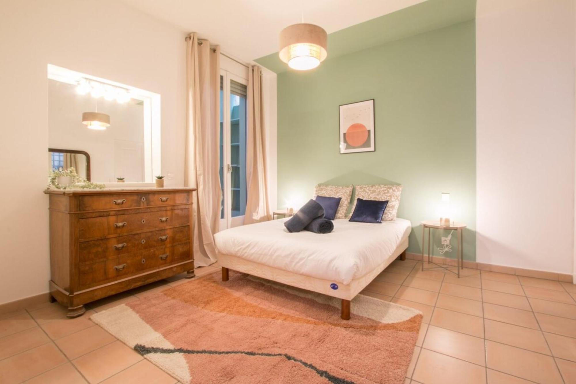 Spacious 2-Bedroom In The Centre Of Menton Exteriör bild