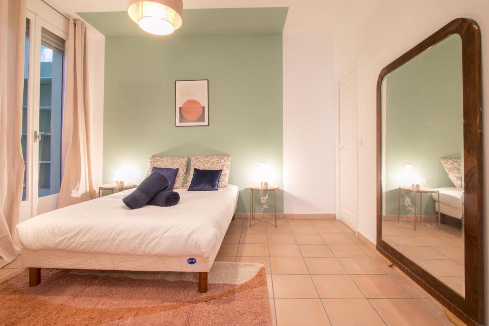 Spacious 2-Bedroom In The Centre Of Menton Exteriör bild